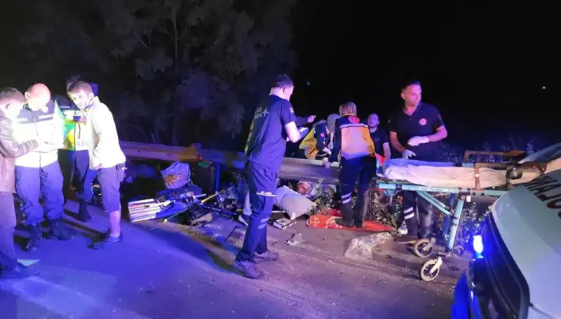 Minibüs Kazası: Yolcular Savrulurken Dram Dolu Anlar Yaşandı