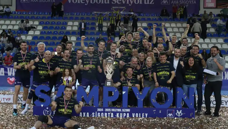 Fenerbahçe Kupa Voley'de Tarih Yazan Şampiyonluğunu İlan Etti