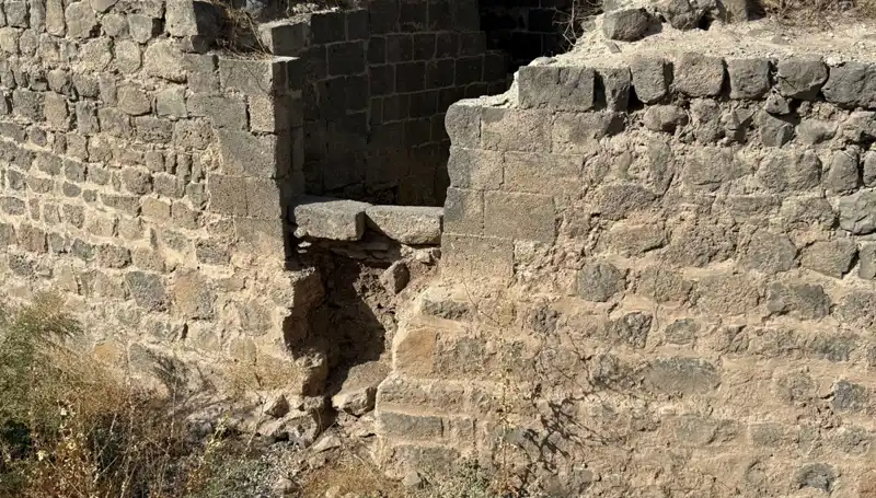 Diyarbakır'da Saint George Kilisesi'nin Gerçek Tarihi Ortaya Çıktı: Hamam İddiaları Çürütüldü!