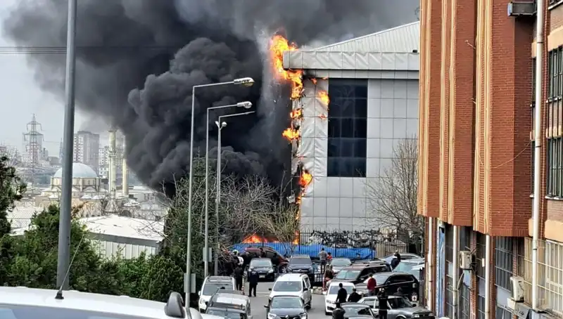 Başakşehir Sanayi Sitesinde Korkutan Yangın: Olayın Detayları ve Son Gelişmeler