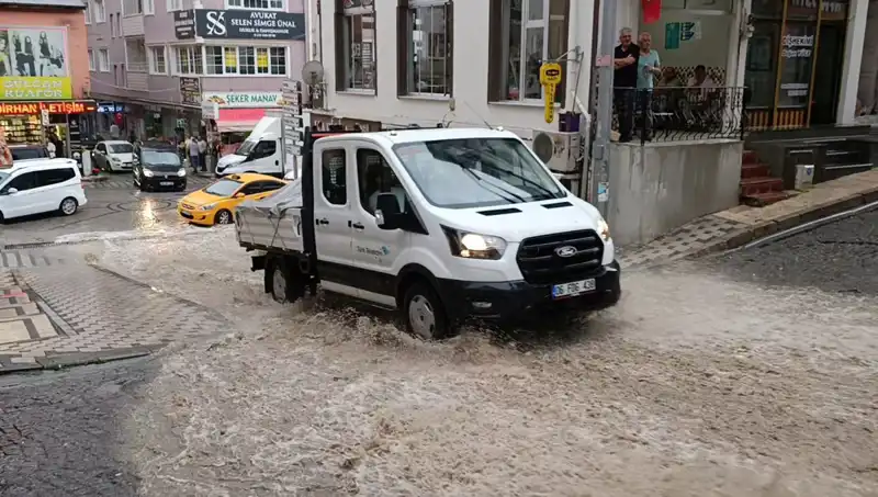 10 Dakikada Yaşanan Sağanak: Su Baskınlarının Sebepleri ve Sonuçları