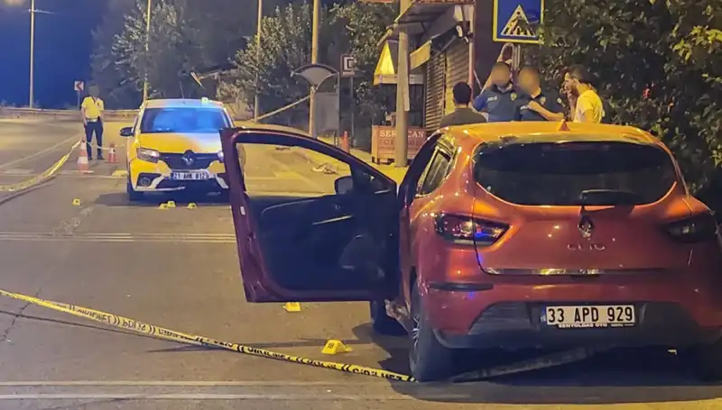 Otomobil Trafiği Yerini Kurşun Yağmuruna Bıraktı: 2 Ölü, 5 Yaralı