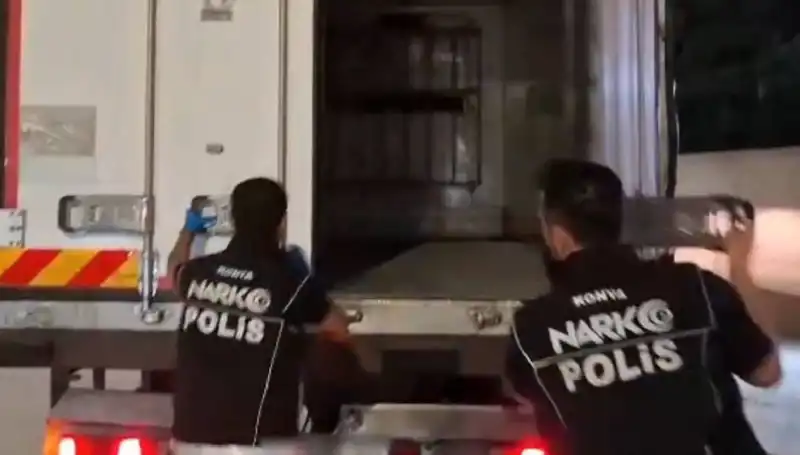 Konya'da Uyuşturucu Operasyonu: Dört Kişi Gözaltına Alındı