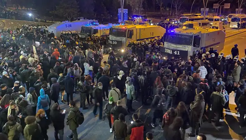 İstanbul ve Ankara’da Öğrenciler İmamoğlu İçin Sokağa Çıktı: Diploma İptaline Tepki